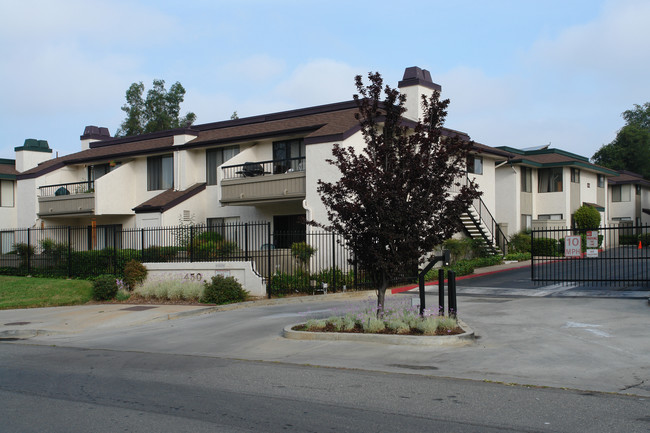 Vermont Villas in Escondido, CA - Foto de edificio - Building Photo