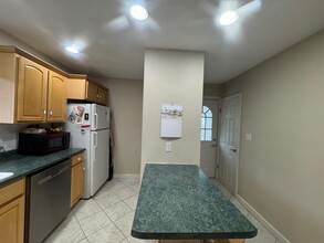 15 Farragut Ave, Unit 3 in Somerville, MA - Building Photo - Building Photo