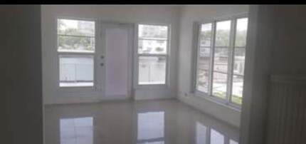 8141 Crespi Blvd, Unit 1/1 in Miami Beach, FL - Foto de edificio - Building Photo