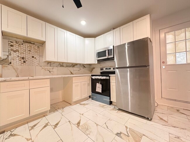 5842 Hobart St, Unit 3 in Pittsburgh, PA - Foto de edificio - Building Photo