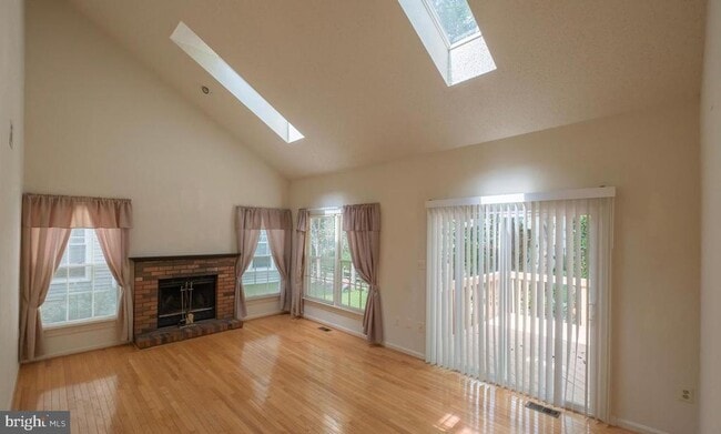 14342 Brookmere Dr in Centreville, VA - Building Photo - Building Photo