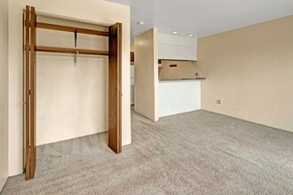 Arbor Pointe in Anchorage, AK - Building Photo - Building Photo