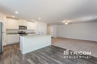 4615 Hazelburn Dr in Greensboro, NC - Building Photo - Building Photo