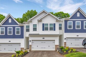126 Scotland Ln in Harmony, PA - Building Photo - Building Photo