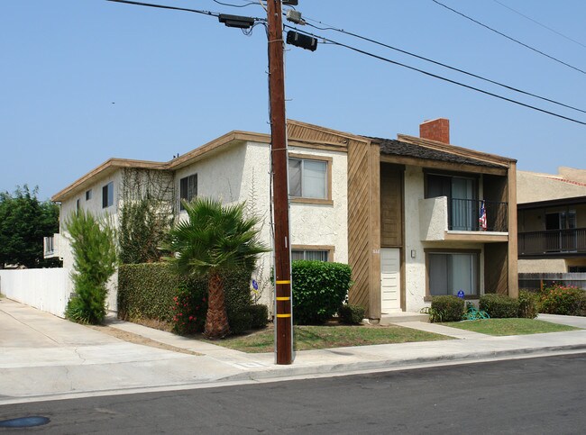 16661 Lynn St in Huntington Beach, CA - Foto de edificio - Building Photo