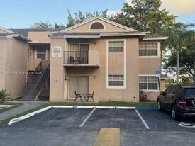 2091 NW 96th Terrace in Pembroke Pines, FL - Building Photo