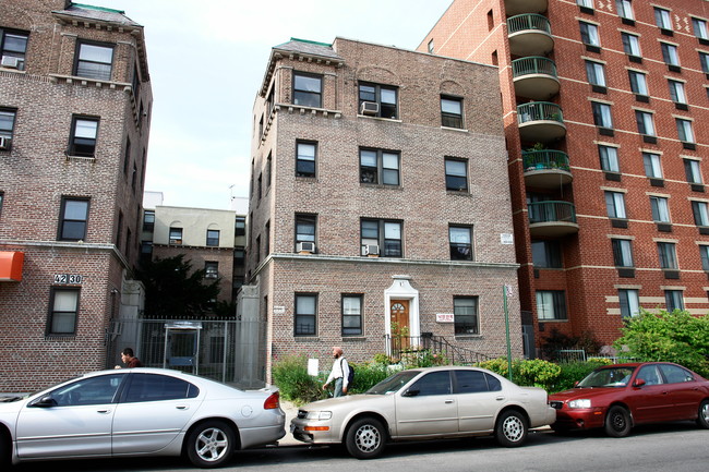 4230 Union St in Flushing, NY - Building Photo - Building Photo