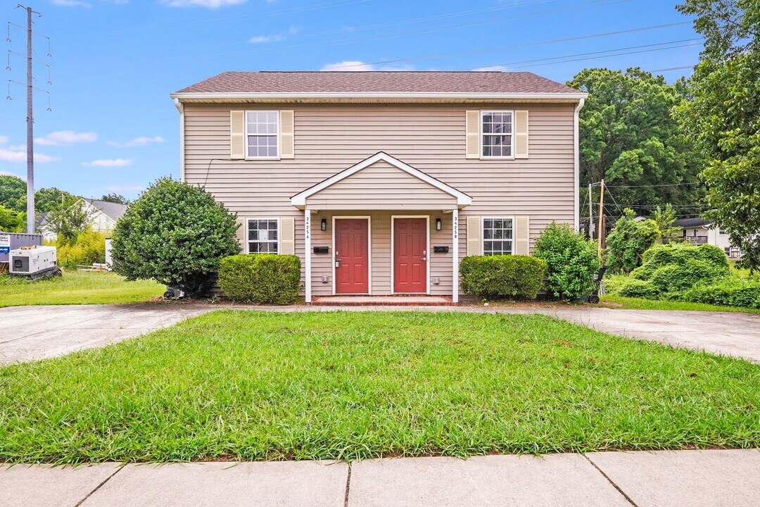 3425 Anson St in Charlotte, NC - Building Photo