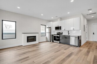 63 Belgrade Ave-Unit -405 in Boston, MA - Building Photo - Building Photo