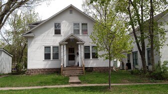 1015 2nd Ave, Unit 1015 2nd Avenue - Upper in Eau Claire, WI - Building Photo
