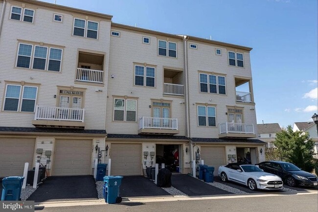 7584 Brunson Cir in Gainesville, VA - Building Photo - Building Photo