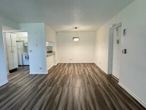 207 Foxtail Dr in Greenacres, FL - Building Photo - Building Photo