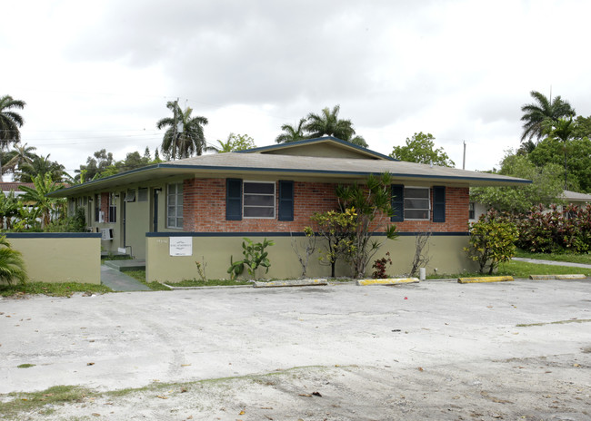 14880-14890 NE 5th Ct in Miami, FL - Building Photo - Building Photo