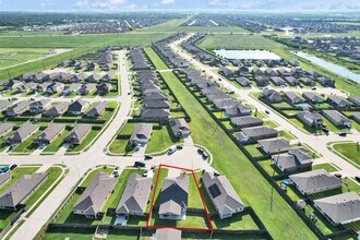 507 Thunder Cloud Dr in Baytown, TX - Foto de edificio - Building Photo