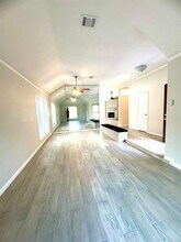3302 Kempwood Dr in Sugar Land, TX - Building Photo - Building Photo