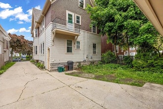 2858 N Murray Ave, Unit 2858 in Milwaukee, WI - Building Photo - Building Photo