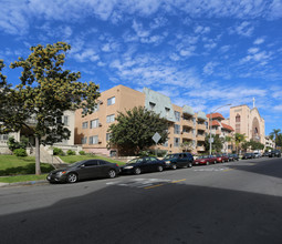 New Hampshire Avenue Apartments in Los Angeles, CA - Building Photo - Building Photo