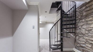 221 Mott St, Unit 1RS in New York, NY - Building Photo - Building Photo