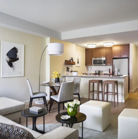 108 Arlington St, Unit 5J in Boston, MA - Foto de edificio - Building Photo