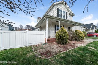 12008 Valley Meadow Way in Louisville, KY - Foto de edificio - Building Photo