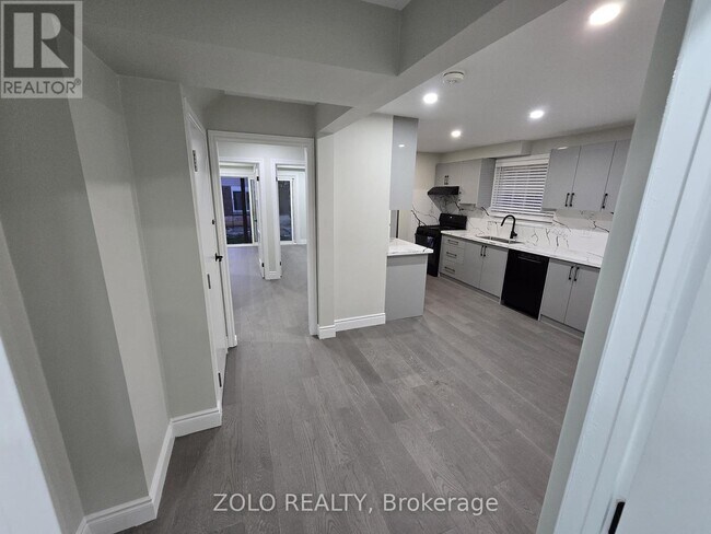 157 Glen Springs Dr in Toronto, ON - Building Photo - Building Photo