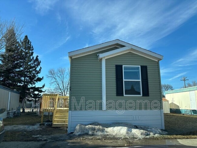 725 S 12th St in Bismarck, ND - Building Photo - Building Photo