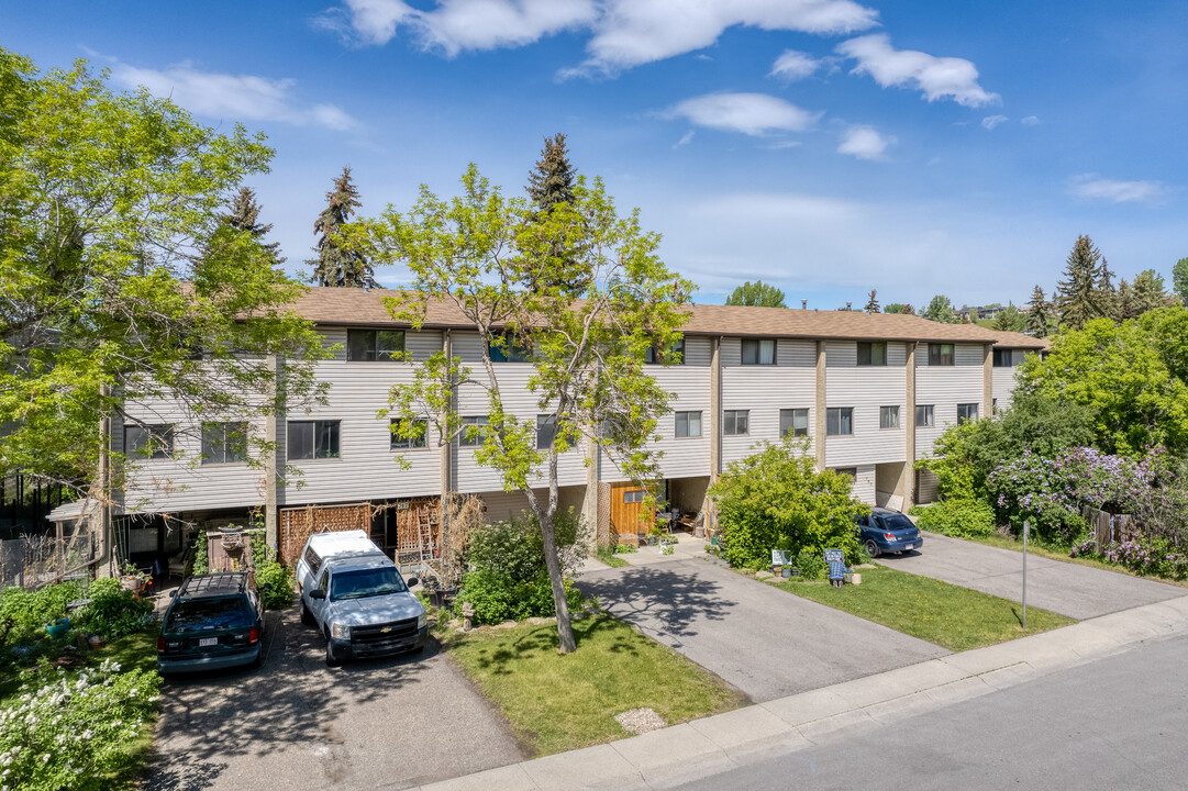 Sunnyhill Housing Co-operative in Calgary, AB - Building Photo