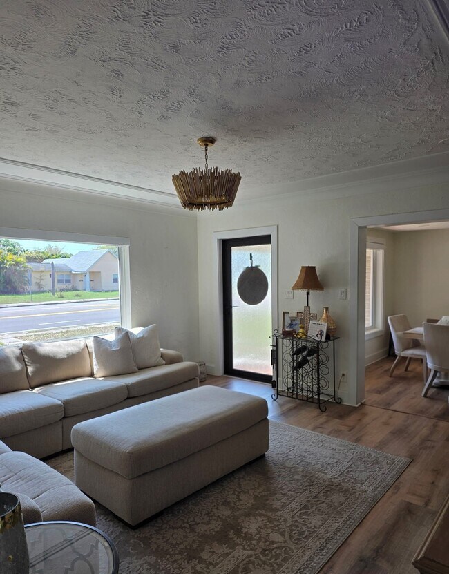 141 40th Ave NE in St. Petersburg, FL - Building Photo - Building Photo