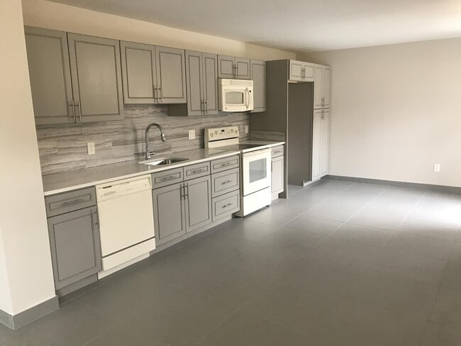 142 SW 8th Ave in Delray Beach, FL - Building Photo - Building Photo