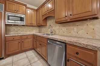 2210 Bywater Dr in Houston, TX - Building Photo - Building Photo