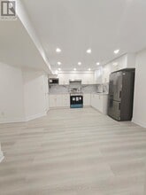 252 Borealis Ave in Aurora, ON - Building Photo - Building Photo