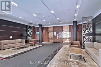 55 Bloor St E in Toronto, ON - Building Photo - Building Photo