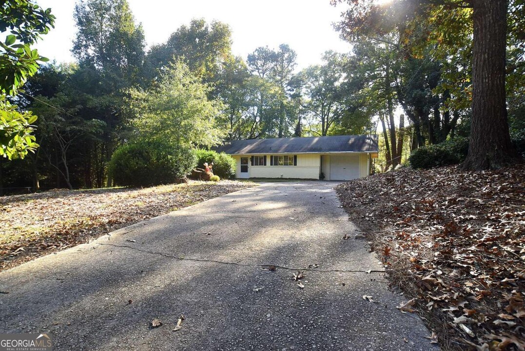 3808 Cherokee Trail in Suwanee, GA - Building Photo