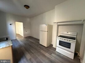 347 E King St in York, PA - Building Photo