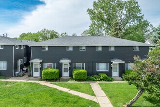 Oasis Properties Condominium (por) in Columbus, OH - Building Photo - Building Photo