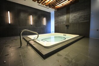 300 Front St W, Unit SI ID1403766P in Toronto, ON - Building Photo - Building Photo