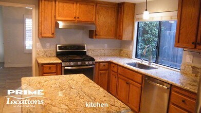 2098 Roaring Camp Dr in Rancho Cordova, CA - Building Photo - Building Photo