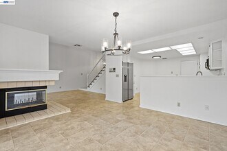 493 S Clovercrest Ln in San Ramon, CA - Building Photo - Building Photo