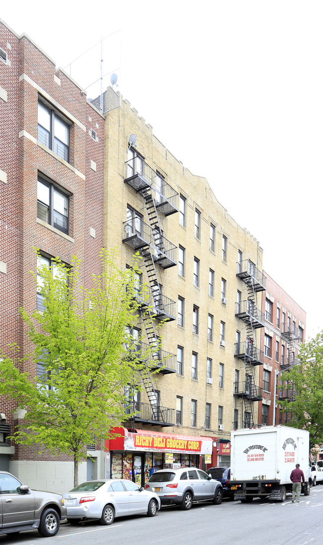 2334 Washington Ave in Bronx, NY - Building Photo - Building Photo