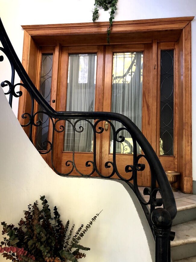 1415 St James Ct in Louisville, KY - Building Photo - Building Photo