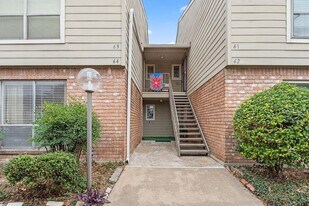 5005 Georgi Ln in Houston, TX - Building Photo