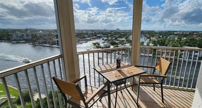 property at 299 N Riverside Dr