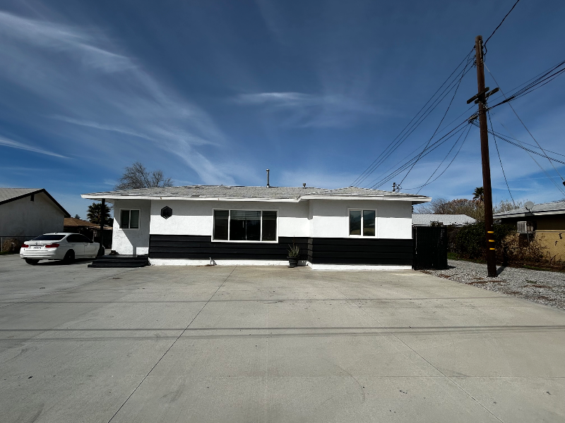 1161 Pennsylvania Ave in Beaumont, CA - Building Photo