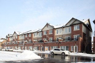 30-44 Sky Harbour Dr in Brampton, ON - Building Photo