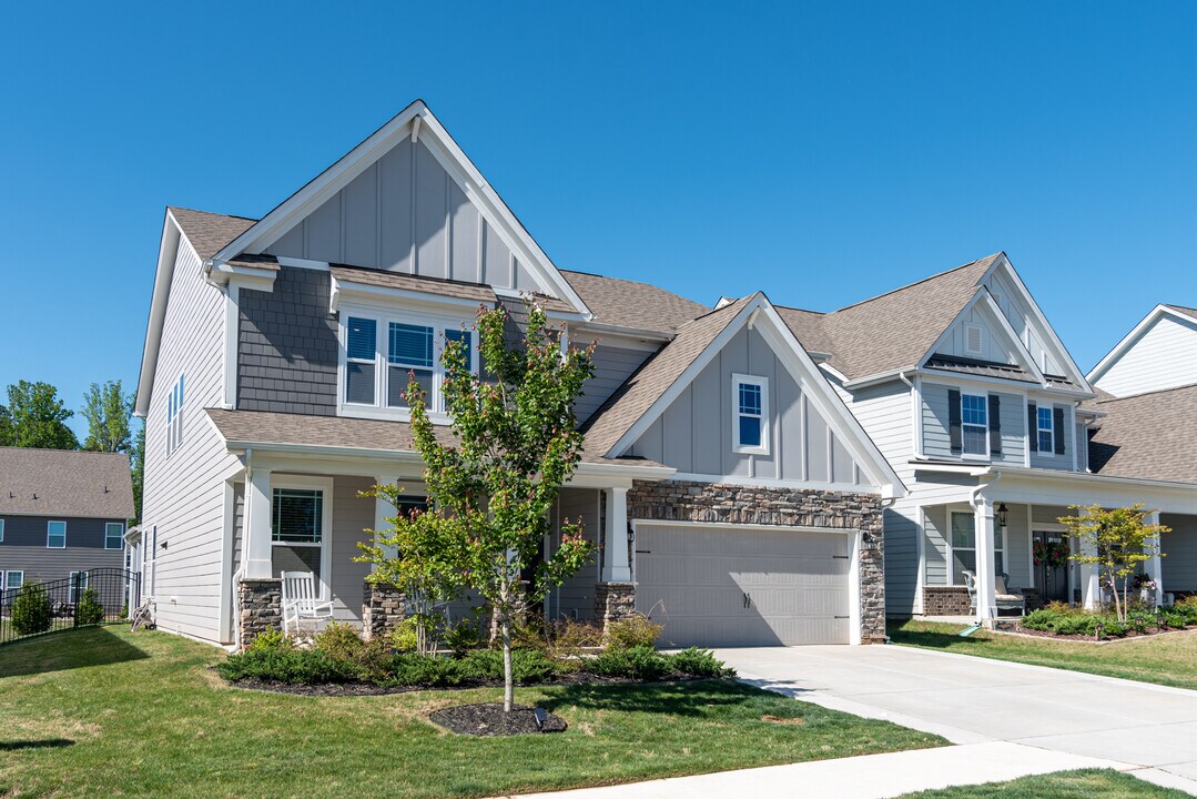 2046 Saddlebred Dr in Iron Station, NC - Building Photo