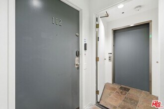 1842 Greenfield Ave in Los Angeles, CA - Building Photo - Building Photo