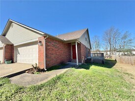 1837 Pointer Ln in Fayetteville, AR - Building Photo