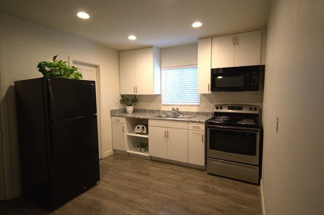 9632 N 10th Ave, Unit 1 in Phoenix, AZ - Building Photo - Building Photo