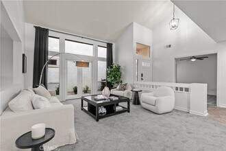 58 Via Candelaria in Trabuco Canyon, CA - Foto de edificio - Building Photo