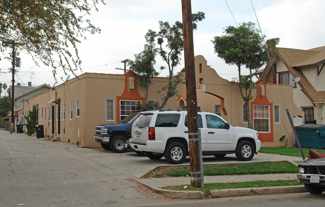 1735 6th Ave in Los Angeles, CA - Foto de edificio